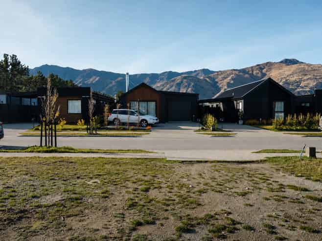 8 Gillespie Street, Lake Hawea