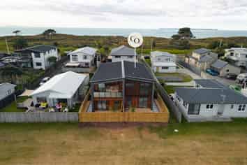 868B Papamoa Beach Road, Papamoa