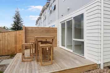 1/15 James Street, Mangere East