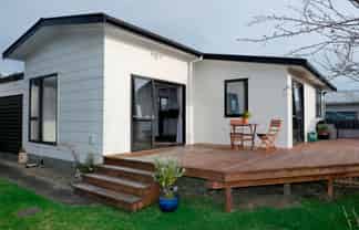 52 Mazengarb Rd, Paraparaumu Beach