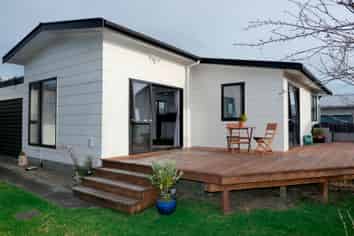 52 Mazengarb Rd, Paraparaumu Beach