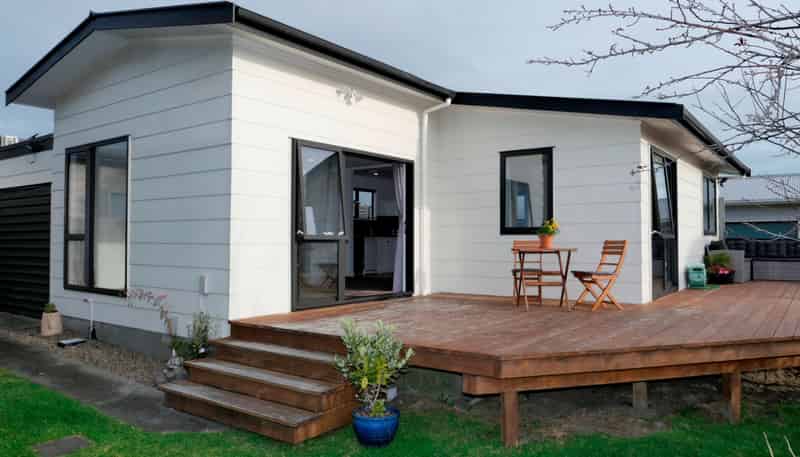 52 Mazengarb Rd, Paraparaumu Beach