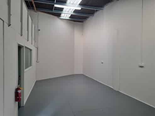 PRICE REDUCED Tradesmen’s Unit or Toy Shed?