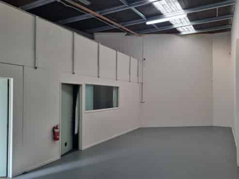 PRICE REDUCED Tradesmen’s Unit or Toy Shed?