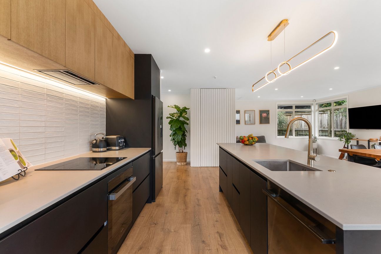 Flexible Family Living on 799sqm - Vista 5