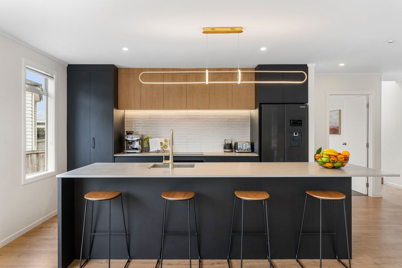 Flexible Family Living on 799sqm - Vista 4