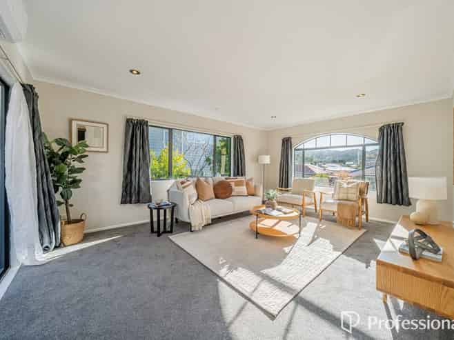 15 Kawatiri Grove, Wainuiomata