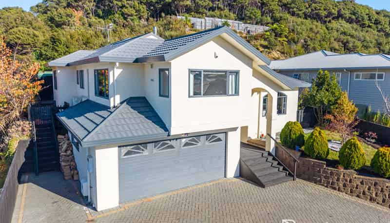 15 Kawatiri Grove, Wainuiomata