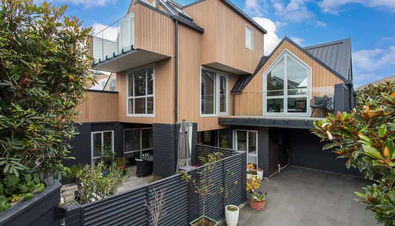 102A Esplanade, Sumner