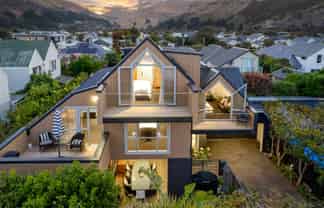 102A Esplanade, Sumner