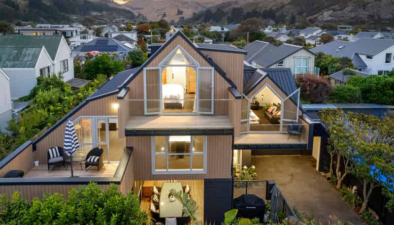 102A Esplanade, Sumner