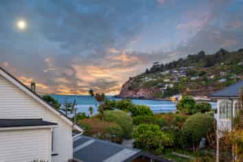 102A Esplanade, Sumner