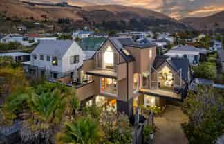 102A Esplanade, Sumner