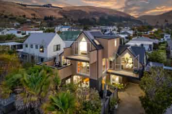 102A Esplanade, Sumner
