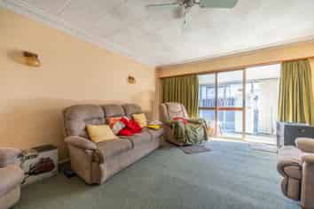 2/119 North Street, Seaview