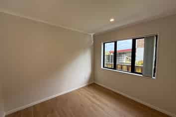3A Mcleod Road, Weymouth