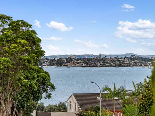 19 Vanessa Crescent, Glendowie