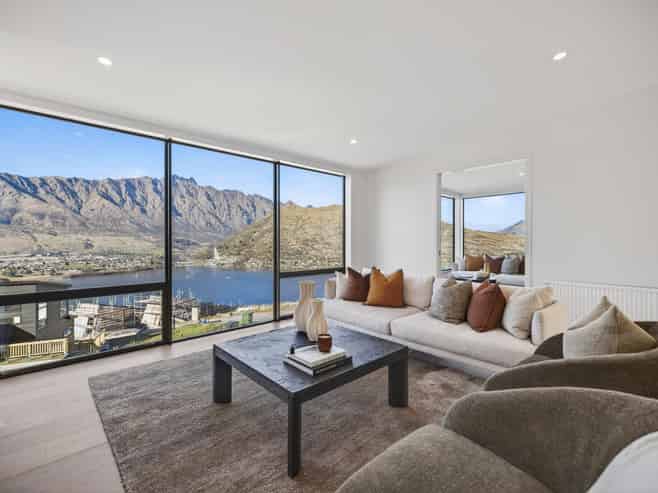 79 Middleton Road, Queenstown Hill