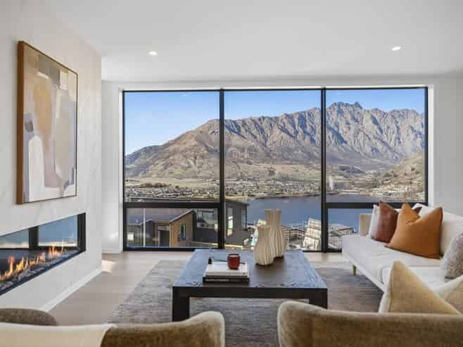 79 Middleton Road, Queenstown Hill