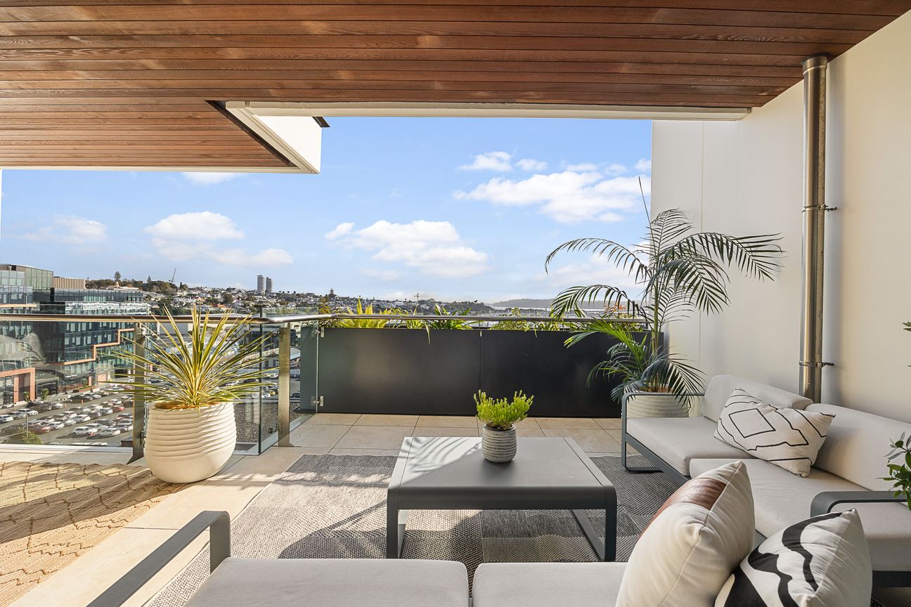 Sunrise to Sunset - A Timeless Urban Sanctuary - Mehr