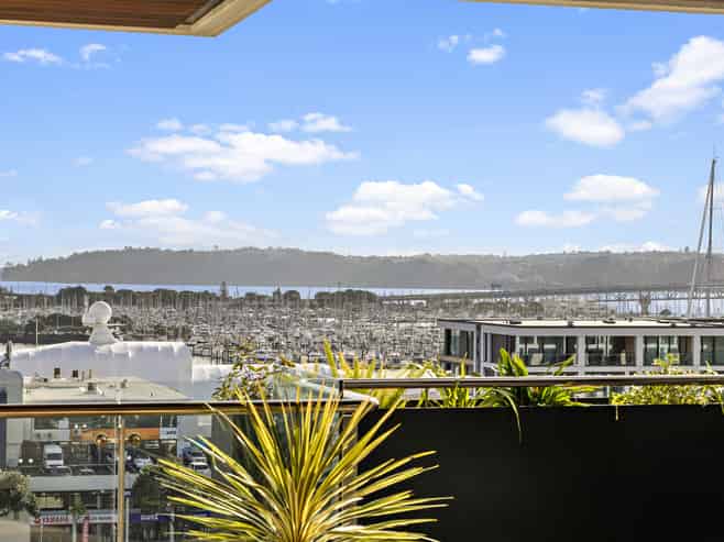 806/141 Pakenham Street West, Auckland Central