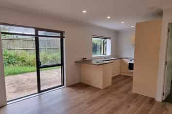 4 Eastland Road, Flat Bush