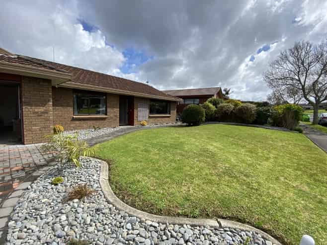 A/92 Mirrabooka Avenue, Botany Downs