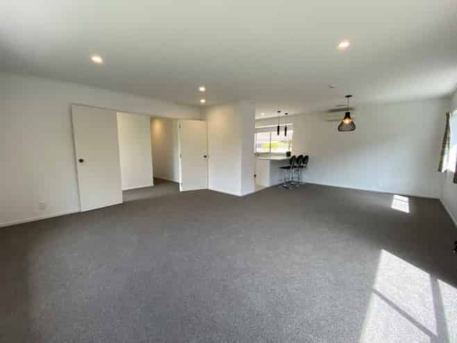 A/92 Mirrabooka Avenue, Botany Downs