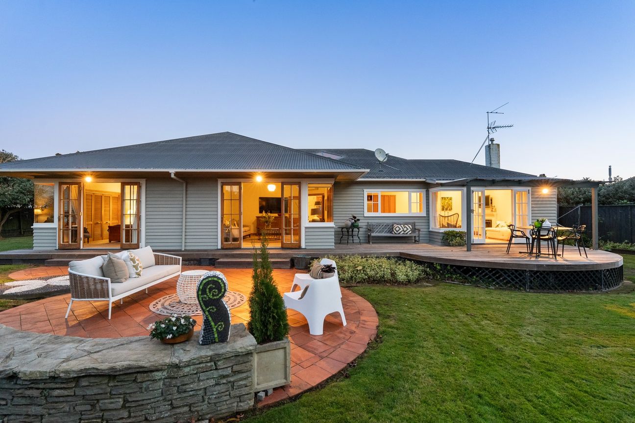 Freehold family home, priced to sell 400k under CV – pohled 6