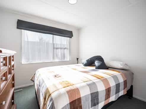 2/13 Derby Street, Stoke