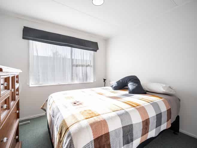 2/13 Derby Street, Stoke