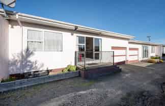 2/13 Derby Street, Stoke