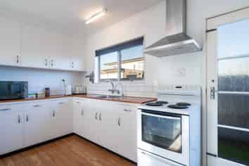 2/13 Derby Street, Stoke