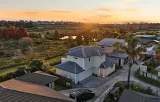 89 Solomon Street, Brookfield