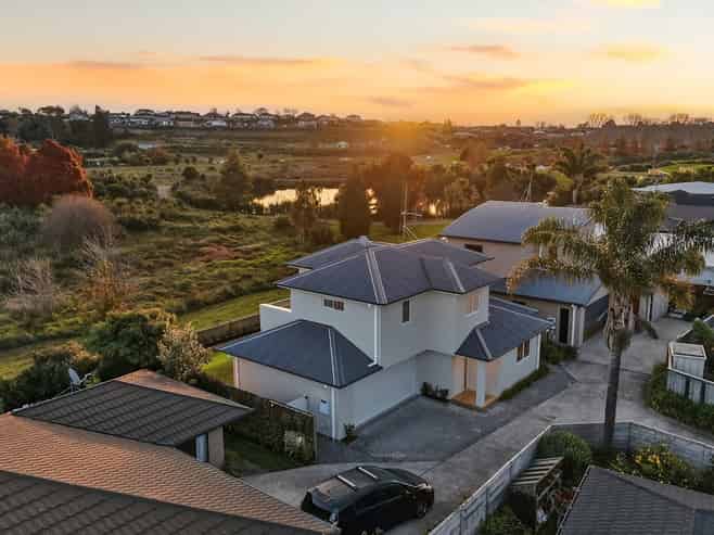 89 Solomon Street, Brookfield
