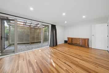 1 Hallewell Crescent, Johnsonville