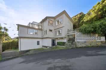1 Hallewell Crescent, Johnsonville