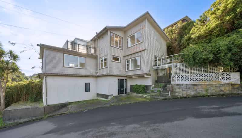 1 Hallewell Crescent, Johnsonville