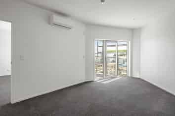 302/4 Reads Quay, Gisborne