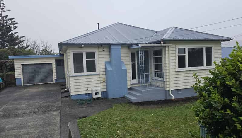 32 Hampton Hill Road, Tawa