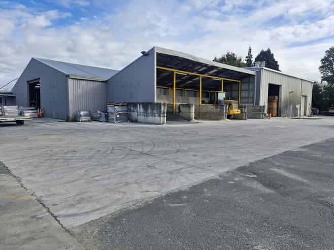 Big Fenced and Secure Yard in Te Rapa