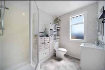 3/170 Great South Road , Drury