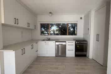 9/762 Beach Rd, Browns Bay