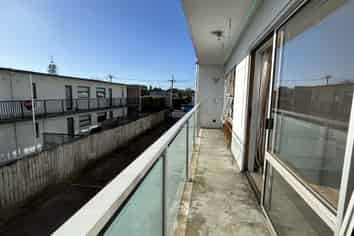 9/762 Beach Rd, Browns Bay