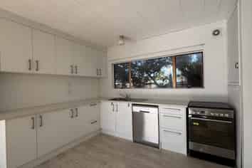 9/762 Beach Rd, Browns Bay