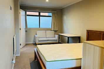 Room 3, 5/181 Knighton Road, Hillcrest