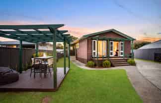 3 Brennan Avenue, Te Atatu Peninsula