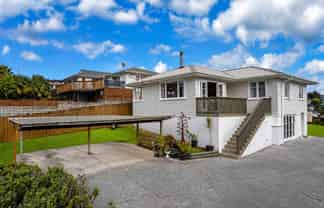 73 Awaroa Road, Sunnyvale