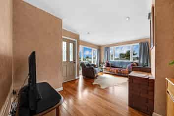 73 Awaroa Road, Sunnyvale