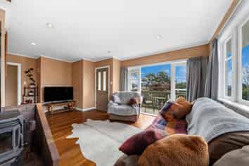 73 Awaroa Road, Sunnyvale